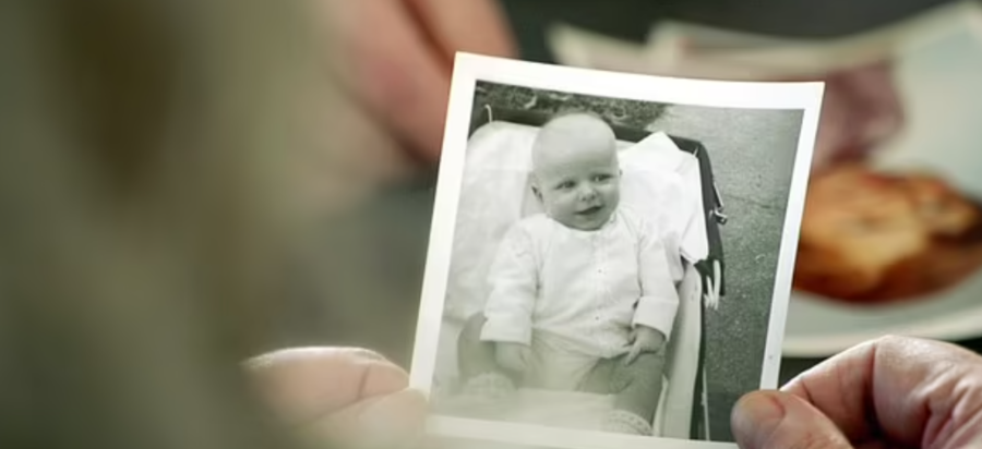 Британка спустя 52 года разлуки смогла отыскать сына, которого родила в 14 лет