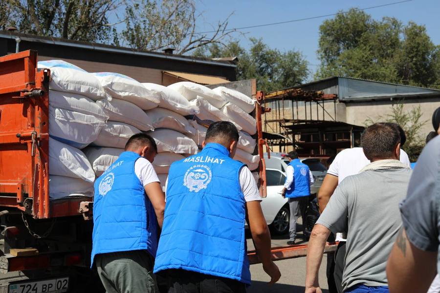 30 тонн гуманитарной помощи отправили погорельцам Костанайской области из Алматы, 1