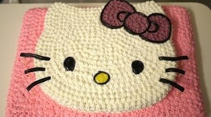 Торт на день рождения девочке Hello Kitty.