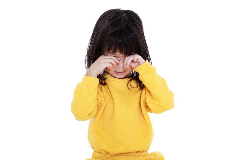 Жалуется ли ребенок на сонливость и головные боли? 