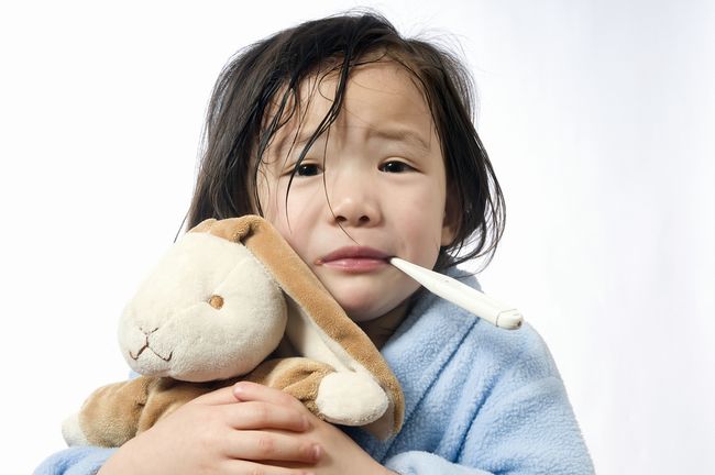 Ребенок болеет простудными заболеваниями, сопровождающимися приемом антибиотиков, чаще 4 раз в год?
