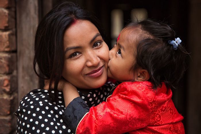 Фотограф сделала трогательные портреты матерей из разных уголков мира
