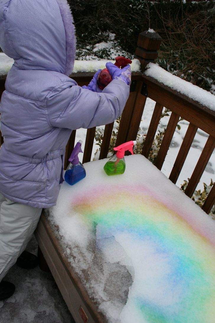 Зимние забавы: чем занять малыша в холодное время года? 