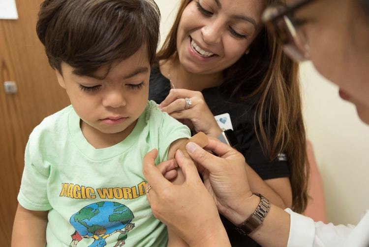 Почему необходима вакцинация детей против коклюша? 