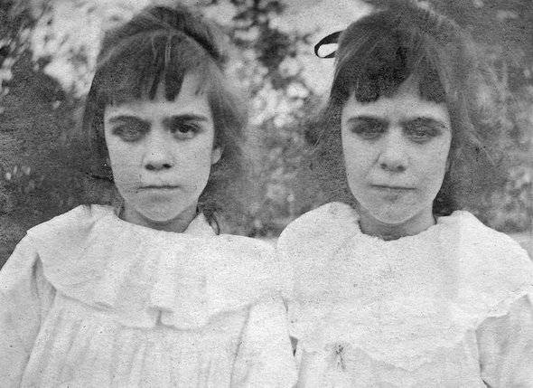 история сестер Поллок, вернувшихся в облике близнецов, 3