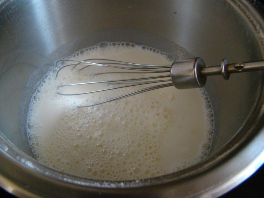 Приготовление крема для медового торта