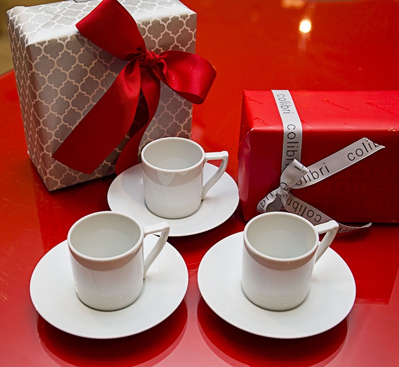 Оригинальные подарки на Новый год: чайный набор.