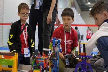 Школьники из Казахстана выиграли сенсационное количество наград по робототехнике в Баку