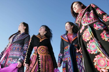 Более 200 млн просмотров: как казахстанки популяризируют казахскую культуру в TikTok