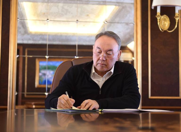 Как выглядит новый казахский алфавит: Нурсултан Назарбаев подписал указ о переходе казахского алфавита на латиницу