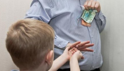 Каждый десятый отец не платит алименты в Казахстане