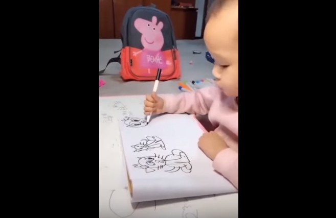 Маленькая девочка поразила интернет своими способностями рисования