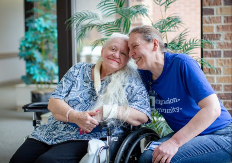 История разлуки в 50 лет: Как сестры из США воссоединились благодаря коронавирусу