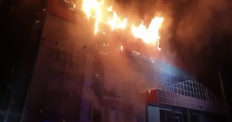 По улице Толе би произошло возгорание административного здания