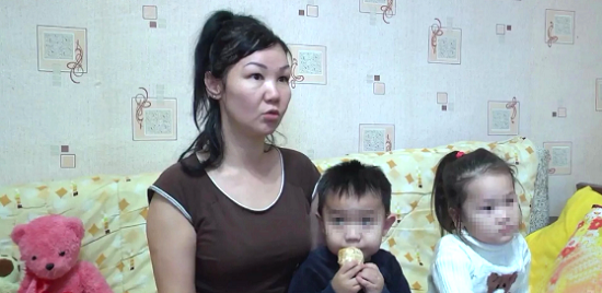 Женщину, воспитанницу детдома, вместе с детьми выселяют из временного жилья