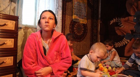 Женщина из России подарила дом многодетной семье из Казахстана (фото, видео)