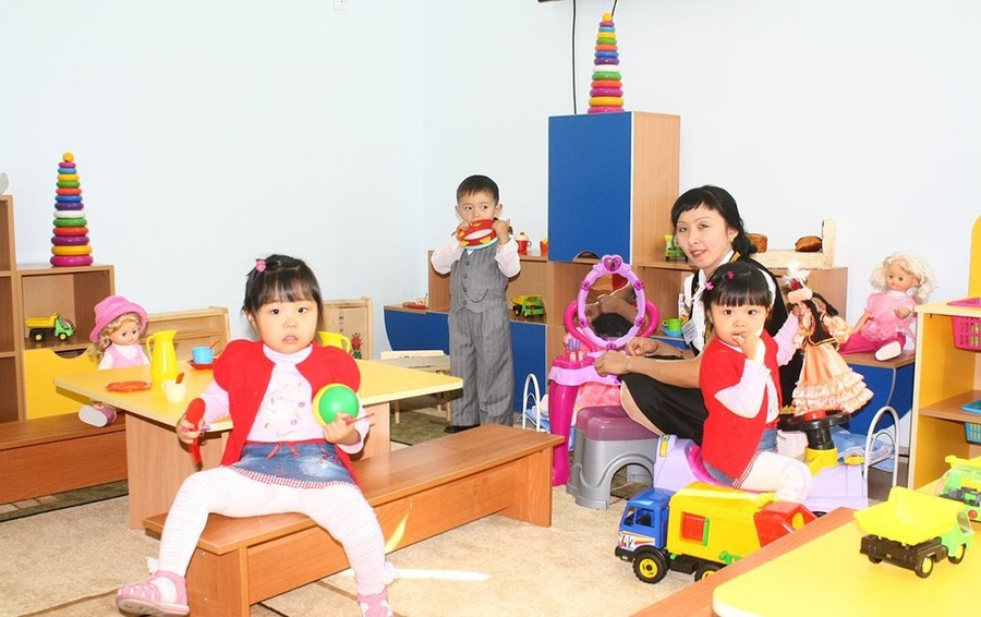 Казахстанских детей поставят в единую очередь в детские сады