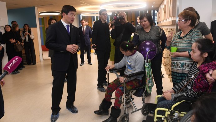 Для детей с ограниченными возможностями в Алматы открыли новый реабилитационный центр