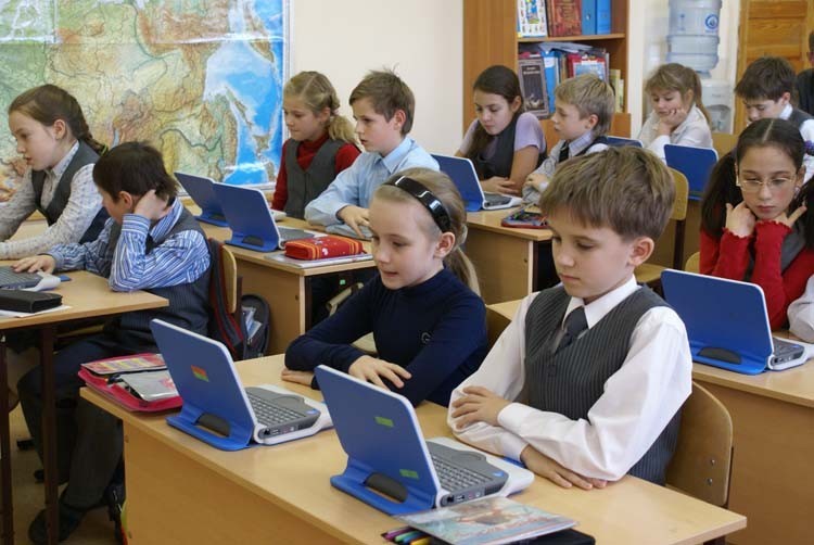 В России планируют отказаться от вторых смен в школах