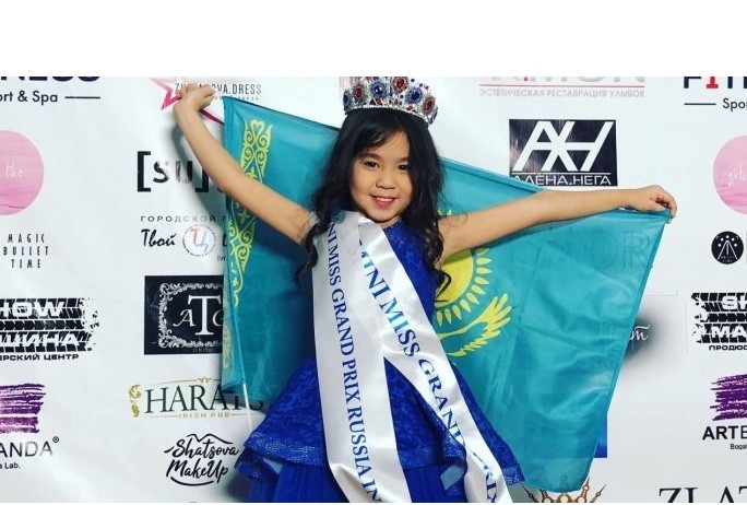 7-летняя девочка из Караганды выиграла конкурс красоты в Москве