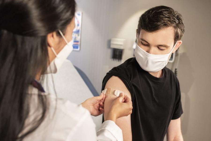 В Нур-Султане вакцинация от коронавируса набирает обороты 