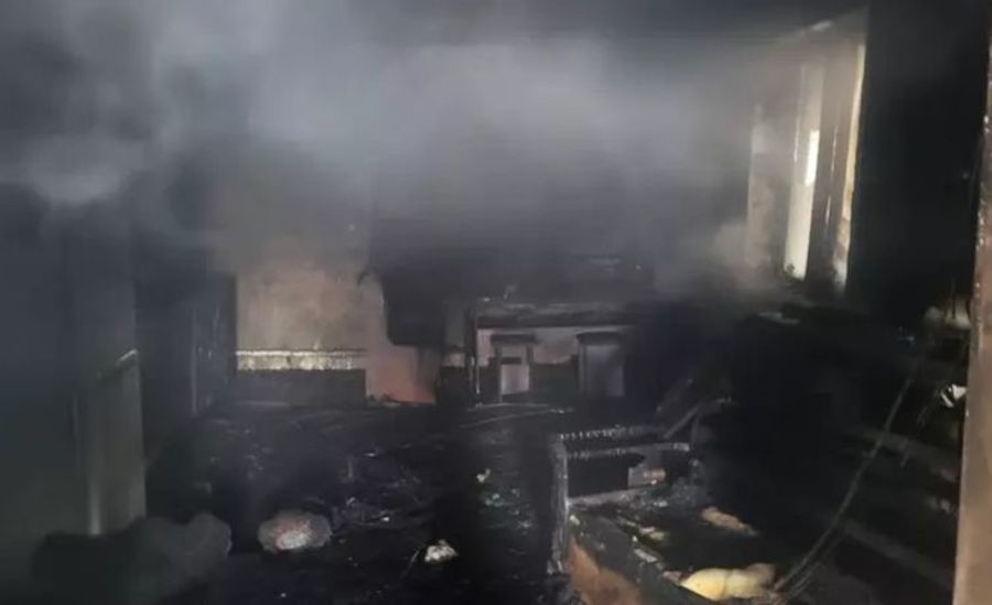 Трое детей погибли при пожаре, пока родители были на работе