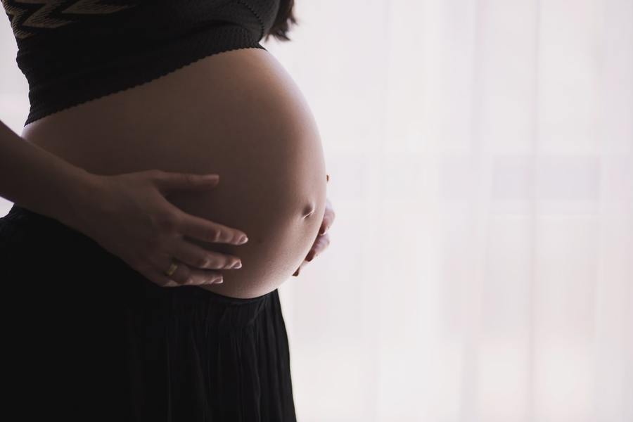 В США беременные женщины чаще умирают из-за убийства