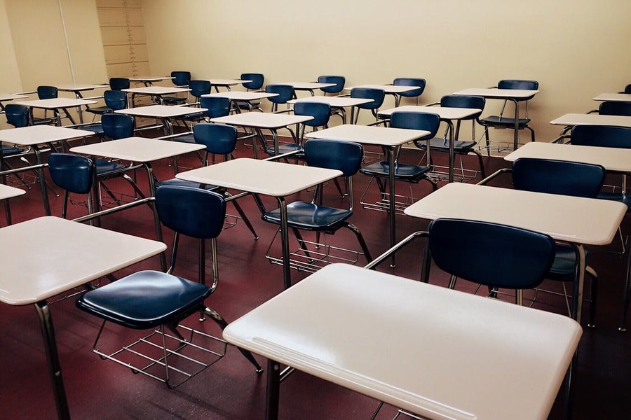 В Минздраве объяснили условия закрытия школ для начальных классов